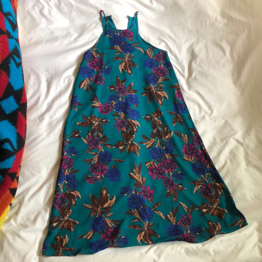 High neckline midi dress